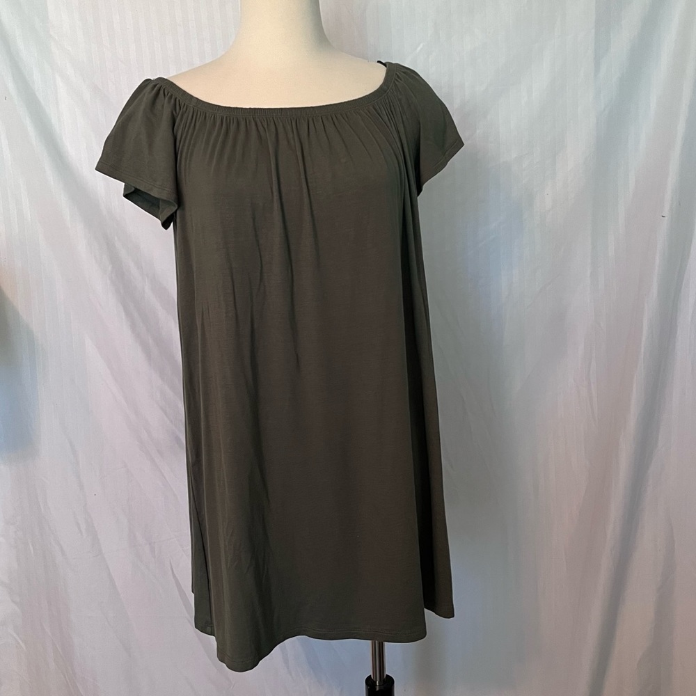 🎀3/$10 Forever 21 Green tunic dress scoop neck or cold shoulder
